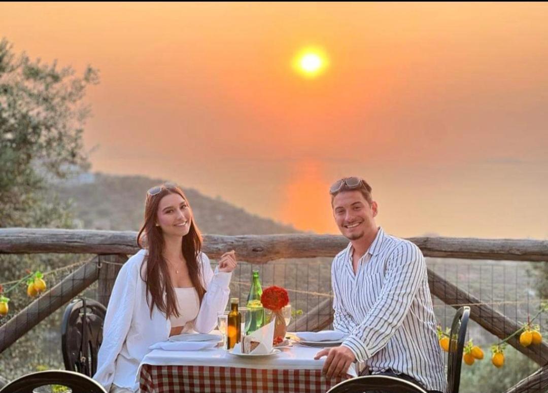 Villa Agriturismo Le Grottelle SantʼAgata sui Due Golfi Exterior foto